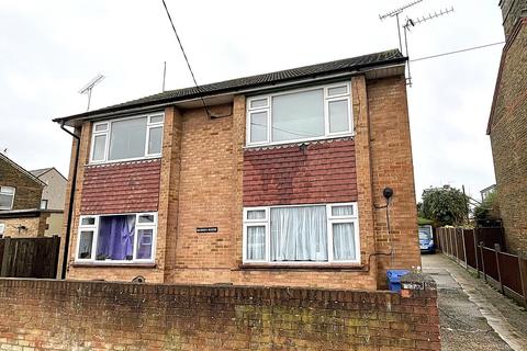 1 bedroom maisonette to rent, Rectory Road, Stanford-le-Hope, Essex, SS17