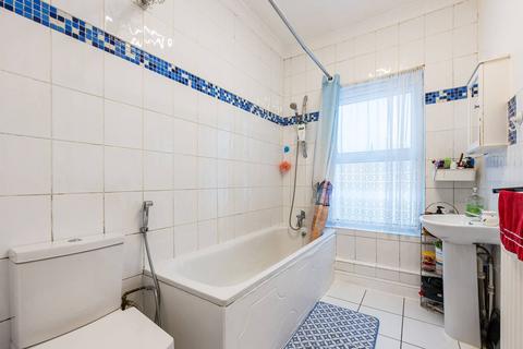 2 bedroom flat for sale, Selwyn Road, Plaistow, London, E13