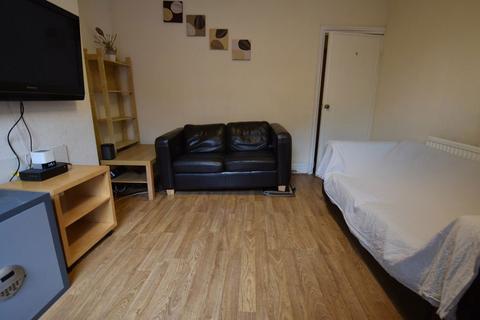 undefined, 28 Welton Place