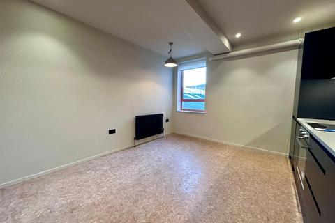 2 bedroom house to rent, Overbury Road, London