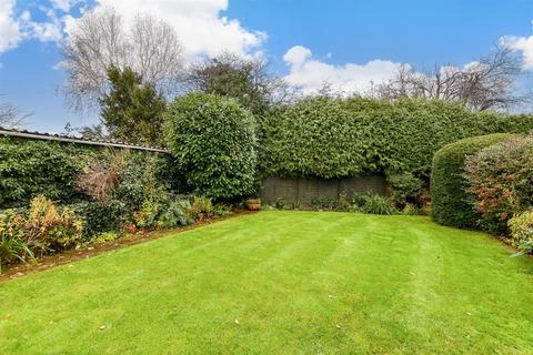 3 Downs Road, Yalding, Maidstone, ME18 6JE