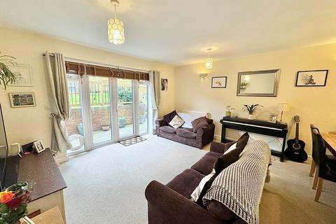 3 bedroom end of terrace house for sale, Valley Road, Newhaven