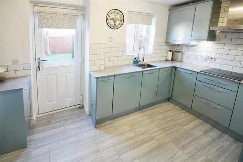 4 bedroom townhouse for sale, Moorland Way, Leeds LS25