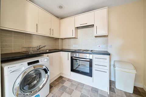 1 bedroom flat for sale, Winchester Road, Hampshire SO53