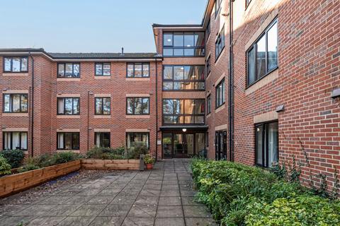 1 bedroom flat for sale, Winchester Road, Hampshire SO53