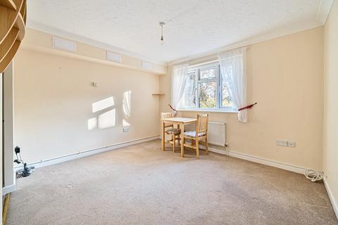 1 bedroom flat for sale, Winchester Road, Hampshire SO53