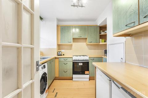 3 bedroom flat to rent, Cleveland Way, Whitechapel E1