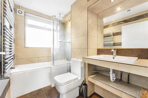 3 bedroom flat to rent, Cleveland Way, Whitechapel E1