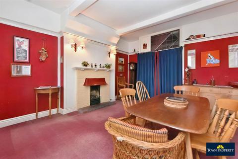 4 bedroom townhouse for sale, South Street, Eastbourne, East Sussex, BN21 4LR