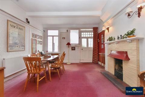 4 bedroom townhouse for sale, South Street, Eastbourne, East Sussex, BN21 4LR