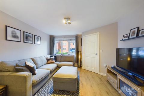 3 bedroom end of terrace house for sale, Upton Drive, Burton-On-Trent DE14