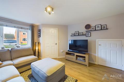 3 bedroom end of terrace house for sale, Upton Drive, Burton-On-Trent DE14