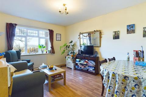 2 bedroom flat to rent, Flat 6 Bole Hill Close, Walkley, Sheffield