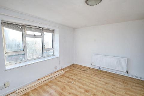 2 bedroom flat for sale, 16 Woodleys, Harefield, Harlow