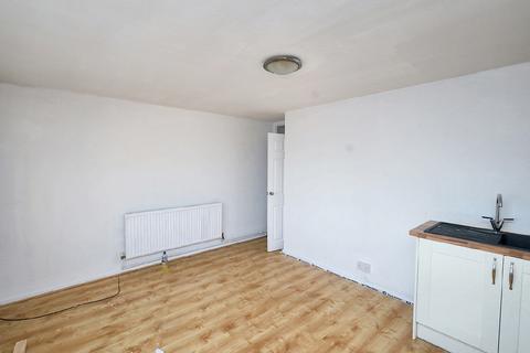 2 bedroom flat for sale, 16 Woodleys, Harefield, Harlow