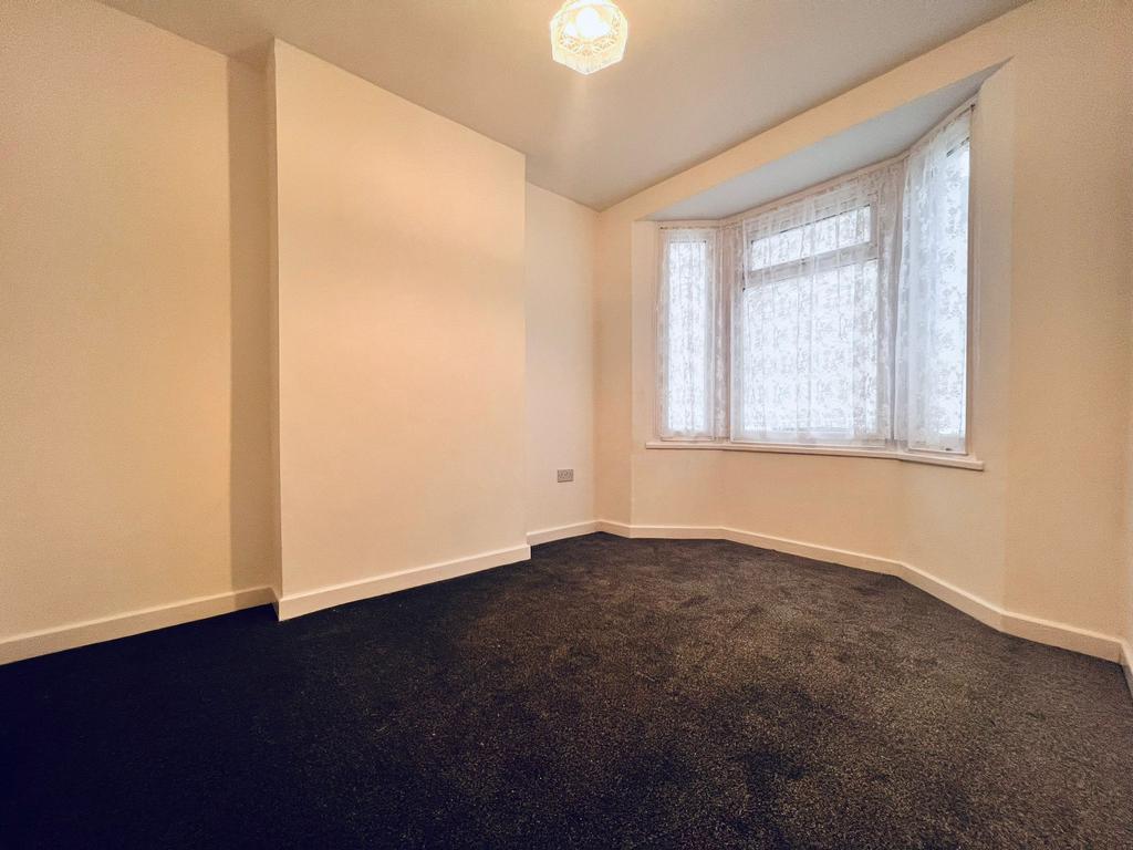 3 bed for rent in Chatham, Maxwellproperties.co.uk