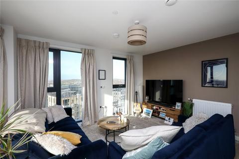 3 bedroom apartment for sale, Lakeside Drive, London, NW10