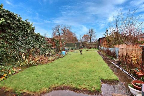 3 bedroom house for sale, Kenilworth Drive, Borehamwood