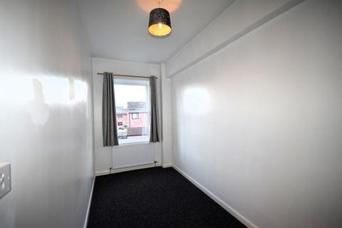 2 bedroom flat to rent, Furze Court, CA1