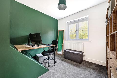 25 Equine Way, Chinnor, OX39 4GB