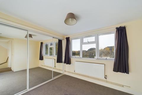 4 bedroom house to rent, Ramsdale Avenue, Havant, PO9