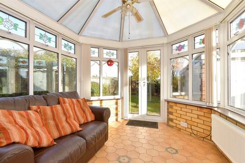 2 bedroom detached bungalow for sale, Delmar Gardens, Wickford, Essex