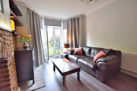 1 bedroom ground floor flat for sale, Elmdale Road, London, Greater London. N13