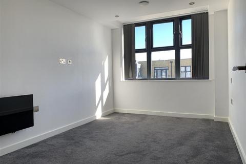 2 bedroom flat to rent, Queensbridge Drive, Ramsgate, CT11