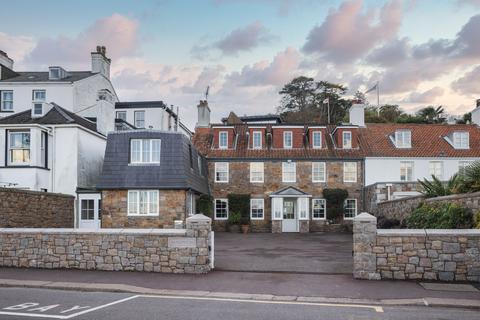 4 bedroom terraced house to rent, Le Boulevard, St. Brelade, Jersey