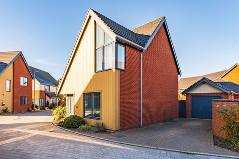 4 bedroom detached house for sale, Lurkins Crescent, Norwich