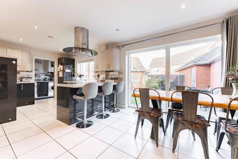 4 bedroom detached house for sale, Lurkins Crescent, Norwich