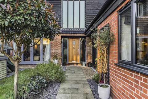 3 bedroom barn conversion for sale, Oxford Street, Newmarket CB8