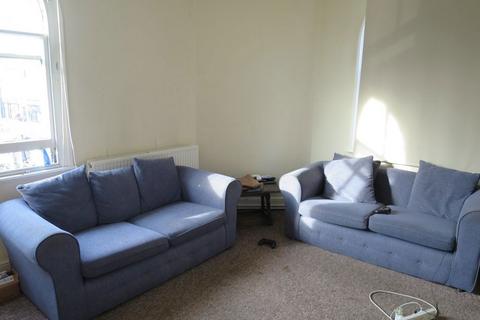 2 bedroom flat to rent, Cowley Road