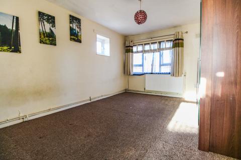 1 bedroom apartment to rent, Rabbits Road E12