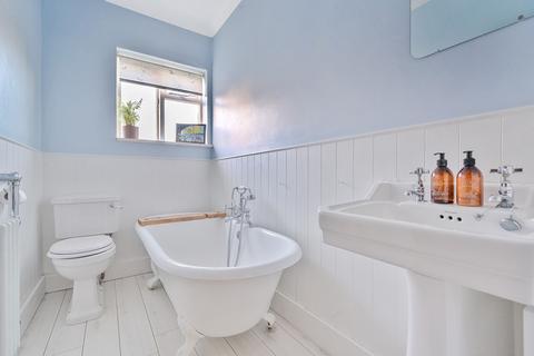 41 Denzil Road, Guildford, GU2 7NQ
