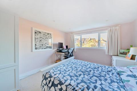 41 Denzil Road, Guildford, GU2 7NQ