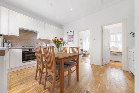 2 bedroom flat for sale, Ballater Road, SW2