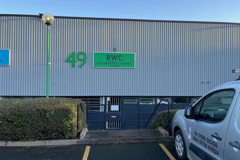 Warehouse to rent, Milton Keynes MK11