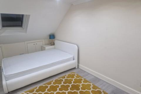 2 bedroom house share to rent, London, IG6