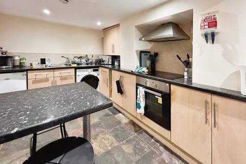 6 bedroom end of terrace house to rent, Rippingham Road, Manchester, Greater Manchester, M20