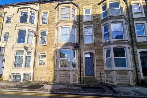 2 bedroom flat to rent, Alexandra Road, Morecambe, LA3