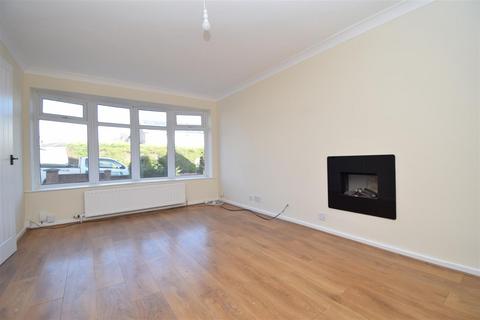 3 bedroom detached house to rent, The Sycamores, Wakefield WF4