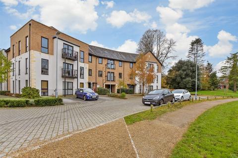 1 bedroom ground floor flat for sale, Wills Crescent, Leybourne, West Malling, Kent