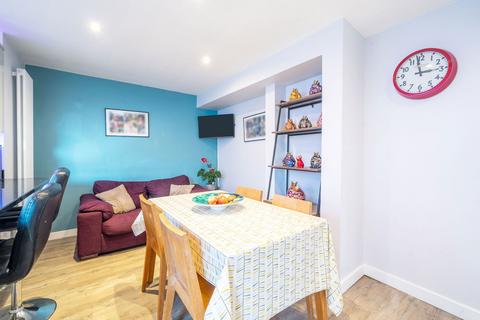 4 bedroom end of terrace house for sale, Western Way, Basingstoke