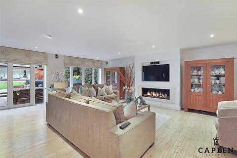 6 bedroom detached house for sale, Broadstrood, Loughton