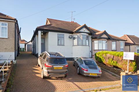 3 bedroom chalet for sale, Havering Road, Romford, RM1