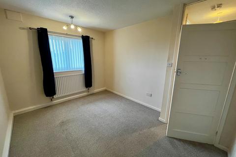 2 bedroom flat for sale, Chesters Avenue, Longbenton, Newcastle upon Tyne, NE12