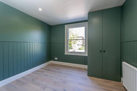 Flat 1, 7 Davisville Road, London, W12 9SH