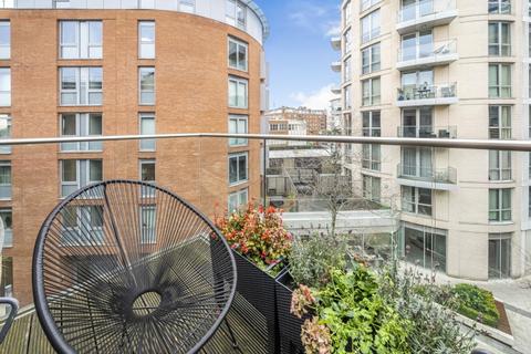 2 bedroom flat to rent, Plaza Gardens Putney SW15