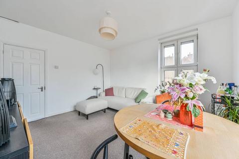 2 bedroom maisonette to rent, Wandsworth Road, SW8, Stockwell, London, SW8